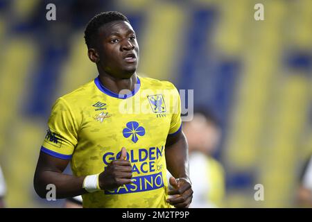 Elton Acolatse di STVV ha mostrato durante una partita di calcio tra STVV e KAS Eupen, domenica 12 maggio 2019 a Bruxelles, il giorno 8 (su 10) nel gruppo A del Play-off 2 del campionato belga di calcio 'Jupiler Pro League'. FOTO DI BELGA JOHAN EYCKENS Foto Stock