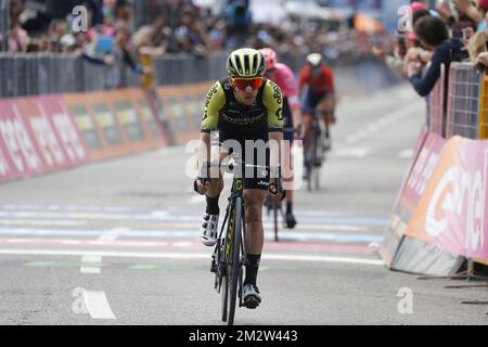 Britain's Simon Yates of Mitchelton - Scott pictured in action during the fifteenth stage of the 101st edition of the Giro D'Italia cycling race, 232km from Ivrea to Como, Italy, Sunday 26 May 2019. BELGA PHOTO YUZURU SUNADA FRANCE OUT  Stock Photo