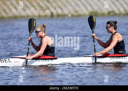 Kayaker Hermien Peters e Kayaker Lize Broekx mostrano l'inganno mentre hanno finito la settima delle finali del concorso di kayak femminile K2 500m, ai Giochi europei di Minsk, Bielorussia, mercoledì 26 giugno 2019. La seconda edizione dei "Giochi europei" si svolge dal 21 al 30 giugno a Minsk, in Bielorussia. Il Belgio presenterà 51 atleti provenienti da 11 sport. FOTO DI BELGA DIRK WAEM Foto Stock