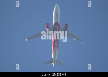 Chiangmai, Thailandia - 12 2022 novembre: HS-VKC A320-200 della compagnia aerea tailandese Vietjet. Decollo dall'Aeroporto Internazionale di Chiang mai all'Aeroporto di Bangkok. Foto Stock