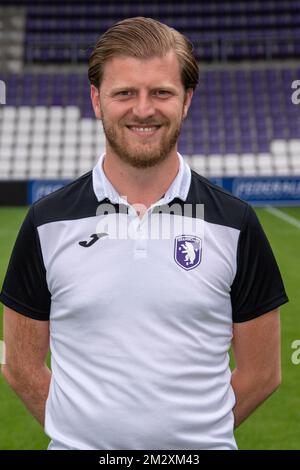 Olivier Dieltjens (Team manager) di Beerschot si presenta per il fotografo al 2019-2020° photoshoot di KVC Westerlo, prima della stagione 2019-2020 della divisione 1B della 'Proximus League' del campionato di calcio belga, venerdì 19 luglio 2019 a Westerlo. BELGA FOTO LUC CLAESSEN Foto Stock