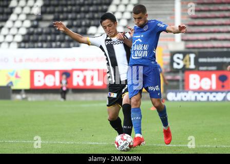 Ryota Morioka di Charleroi combatte per la palla durante una partita di calcio amichevole tra il club belga Sporting Charleroi e la squadra francese Troyes AC, venerdì 19 luglio 2019 a Charleroi, in preparazione della prossima stagione 2019-2020 della Jupiler Pro League. BELGA PHOTO VIRGINIE LEFOUR Foto Stock