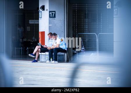 Allenatori del team Belgio, raffigurati all'evento di test olimpico "Ready Steady Tokyo - Cycling", una gara ciclistica di un giorno (179km km) dal Parco Musashinonomori al Fuji International Speedway, a Tokyo, domenica 21 luglio 2019. BELGA FOTO ROB WALBERS Foto Stock