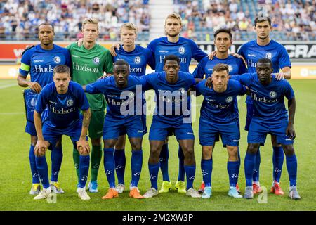 I giocatori di Gent hanno mostrato all'inizio di una partita di calcio tra la squadra belga KAA Gent e il club rumeno FC Viitorul Constanta, la prima tappa del secondo turno di qualificazione della UEFA Europa League, giovedì 25 luglio 2019 a Gent. FOTO DI BELGA JASPER JACOBS Foto Stock