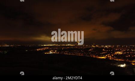 Rostock di notte, vista aerea Foto Stock