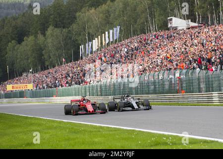 Il pilota britannico Mercedes Lewis Hamilton si piazza al secondo posto davanti al pilota tedesco della Ferrari Sebastian Vettel durante la gara di Formula uno di Spa-Francorchamps in Belgio, domenica 01 settembre 2019 a Spa-Francorchamps. FOTO DI BELGA NICOLAS LAMBERT Foto Stock