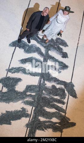L'artista Luc Tuymans e la Regina Mathilde del Belgio hanno raffigurato durante una visita della Regina alla 58th Biennale di Venezia Arte, Mostra Internazionale d'Arte, venerdì 06 settembre 2019, a Venezia. BELGA FOTO BENOIT DOPPAGNE Foto Stock