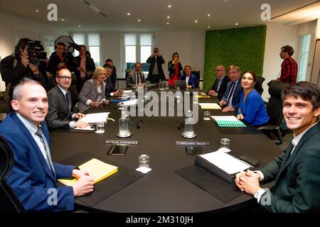 L'immagine mostra una riunione del consiglio del Ministro del governo fiammingo, a Bruxelles, venerdì 11 ottobre 2019. FOTO DI BELGA NICOLAS MAETERLINCK Foto Stock