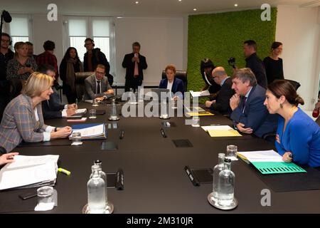 L'immagine mostra una riunione del consiglio del Ministro del governo fiammingo, a Bruxelles, venerdì 11 ottobre 2019. FOTO DI BELGA NICOLAS MAETERLINCK Foto Stock