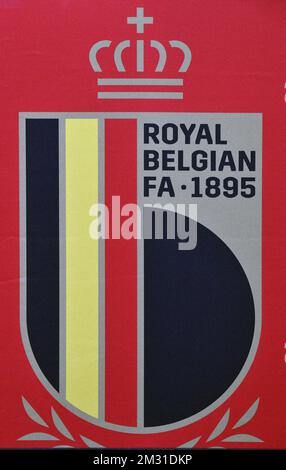 L'immagine mostra il nuovo logo dell'Unione di calcio belga durante una conferenza stampa della nazionale belga di calcio Red Devils per annunciare la selezione per le prossime partite, venerdì 08 novembre 2019 a Tubize. La squadra giocherà due partite di qualificazione della Coppa europea 2020 contro Russia e Cipro. FOTO DI BELGA ERIC LALMAND Foto Stock