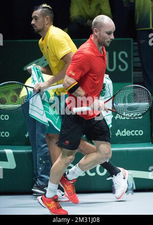 Il belga Steve Darcis (rosso) e l'australiano Nick Kyrgios (giallo) hanno mostrato durante la loro partita di tennis, la prima partita nella riunione della David Cup tra il Belgio e l'Australia, mercoledì 20 novembre 2019, a Madrid, Spagna. Il Belgio e l'Australia stanno giocando la seconda partita del gruppo D della fase di gruppo delle finali del Davis Cup World Group tennis. Entrambi i paesi hanno vinto il loro primo incontro. BELGA FOTO BENOIT DOPPAGNE Foto Stock