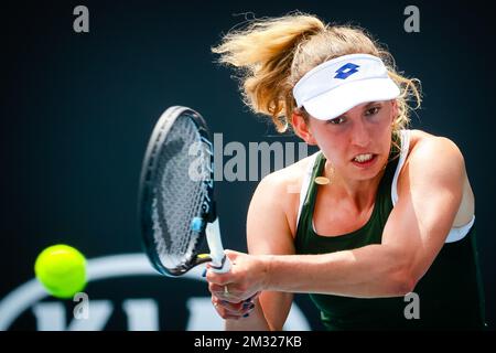 Elise Mertens (WTA 17) belga, raffigurata in azione durante una sessione di allenamento in preparazione del quarto round del concorso femminile di single contro Halep al Grand Slam di tennis 'Australian Open', domenica 26 gennaio 2020 a Melbourne Park, Melbourne, Australia. Foto Stock