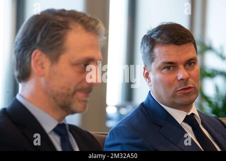 Thibauld Jongen, CEO della SABCA, e Stephane Burton, CEO della Sabena Aerospace, hanno illustrato le loro foto nel corso di una conferenza stampa presso la sede del fornitore aerospaziale belga Saca, a Bruxelles, venerdì 07 febbraio 2020. All'inizio di oggi, è stato annunciato che Sabena Aerospace e la FPIM - Federal Holding and Investment Company (FPIM - SFPI) acquisteranno l'attuale proprietario Dassault. FOTO DI BELGA NICOLAS MAETERLINCK Foto Stock