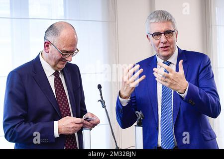 ATTENZIONE REDATTORI - EMBARGO FINO al 13 FEBBRAIO 2020 - 18:00h Bruxelles ora - nuovo FEB-VBO presidente Bart De Smet e FEB-VBO CEO Pieter Timmermans ha mostrato durante la presentazione del nuovo presidente del VBO-FEB (Federation of Enterprises in Belgium - Verbond van Belgische Ondernemingen - Federation des Entreprises de Belgique) a Bruxelles, giovedì 13 febbraio 2020. FOTO DI BELGA LAURIE DIEFFEMBACQ Foto Stock