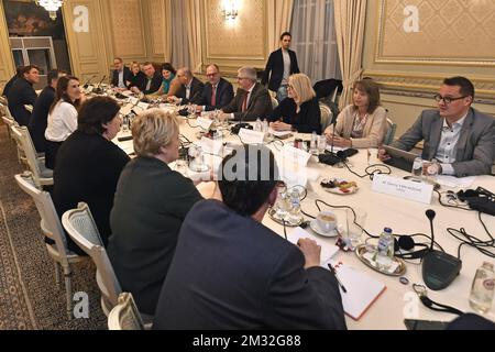 L'immagine mostra un incontro tra i Ministri federali e le parti sociali del 'Gruppo dei dieci' a Bruxelles, giovedì 05 marzo 2020, per discutere l'impatto economico del Covid-19 (Coronavirus). FOTO DI BELGA DIRK WAEM Foto Stock