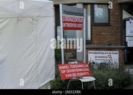 L'immagine mostra la postazione medica 'Controlecentrum Antwerpen Oost' ad Anversa, mercoledì 22 luglio 2020. Le contaminazioni riportate da Covid-19 stanno nuovamente aumentando. Giovedì è prevista una nuova riunione del Consiglio di sicurezza nazionale. Si prevede che alcune misure saranno nuovamente rafforzate, invece di aprire la fase successiva. FOTO DI BELGA DIRK WAEM Foto Stock