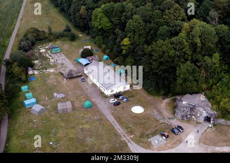 L'immagine aerea del drone mostra un campo scout vicino al forte di Eben-Emael a Eben-Emael, Bassenge, vicino al confine belga/olandese, lunedì 03 agosto 2020. FOTO DI BELGA ERIC LALMAND Foto Stock