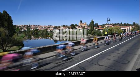 Immagine scattata durante la fase 14 dell'edizione 107th della gara ciclistica Tour de France da Clermont Ferrand a Lione (194km), in Francia, sabato 12 settembre 2020. Il Tour de France di quest'anno è stato rinviato a causa della pandemia mondiale di Covid-19. La gara 2020 inizia a Nizza sabato 29 agosto e termina il 20 settembre. FOTO DI BELGA DAVID STOCKMAN Foto Stock