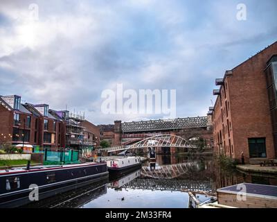 Castlefield lungo il canale Bridgewater a Manchester. Foto Stock