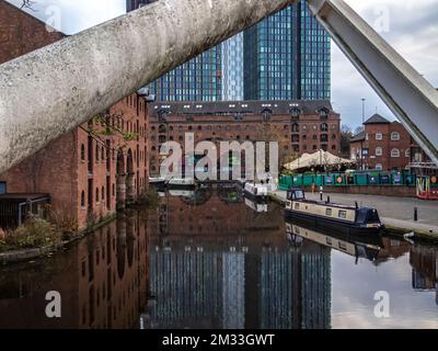 Castlefield lungo il canale Bridgewater a Manchester. Foto Stock