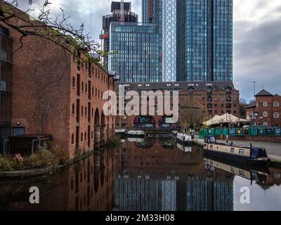 Castlefield lungo il canale Bridgewater a Manchester. Foto Stock