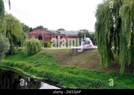 Brest, Bielorussia - 22 luglio 2022: Memorial Complex Brest fortezza-eroe. Vista della composizione scultorea sete . Monumento ai difensori della Bre Foto Stock