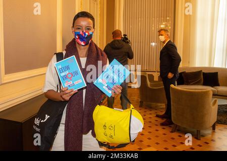 Il Ministro per la cooperazione allo sviluppo Meryame Katir si pone per il fotografo durante il passaggio del potere al nuovo Ministro, presso il gabinetto del primo Ministro, martedì 06 ottobre 2020, a Bruxelles. Il Belgio era in attesa di un governo federale dopo le elezioni federali del 26 maggio 2019. FOTO DI BELGA NICOLAS MAETERLINCK Foto Stock