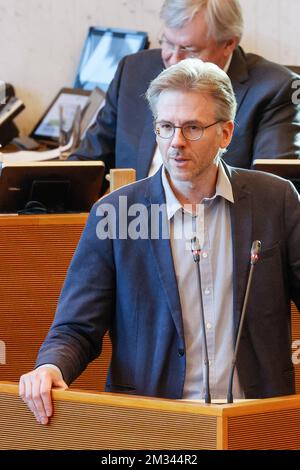 Stephane Hazee di Ecolo, nella foto di una sessione plenaria del parlamento vallone a Namur, giovedì 17 dicembre 2020. FOTO DI BELGA BRUNO FAHY Foto Stock