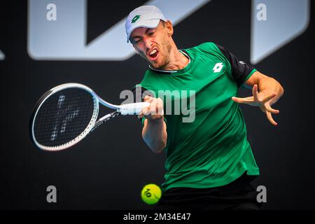 John Millman (ATP 38) ha mostrato in azione durante una partita di tennis tra French Moutet e Australian Millman, nel primo round del concorso maschile di single del Grand Slam di tennis 'Australian Open', lunedì 08 febbraio 2021 a Melbourne Park, Melbourne, Australia. L'edizione 2021 del Grand Slam australiano è stata ritardata di tre settimane a causa della pandemia. FOTO DI BELGA PATRICK HAMILTON Foto Stock