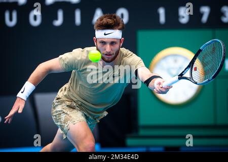 Corentin Moutet (ATP 80) raffigurato durante una partita di tennis tra French Moutet e Australian Millman, nel primo round del concorso maschile di single del Grand Slam di tennis 'Australian Open', lunedì 08 febbraio 2021 a Melbourne Park, Melbourne, Australia. L'edizione 2021 del Grand Slam australiano è stata ritardata di tre settimane a causa della pandemia. FOTO DI BELGA PATRICK HAMILTON Foto Stock