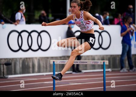 Il belga Eline Claeys ha raffigurato durante i 400m ostacoli femminili, al primo giorno dei Campionati europei di Atletica U23, giovedì 08 luglio 2021 a Tallinn, Estonia. I campionati europei si svolgono dal 8 al 11 luglio. BELGA FOTO COEN SCHILDERMAN Foto Stock