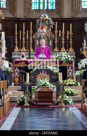 L'immagine mostra il servizio funerario del conte Henri d'Udekem d'Acoz, ex sindaco di Poperinge e politico di CD&V, e zio della Regina del Belgio, a Poperinge, venerdì 03 settembre 2021. Morì all'età di 87 anni. BELGA FOTO KURT DESPLENTER Foto Stock