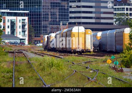 CN Dartmouth sottodivisione cantiere ferroviario (Dartmouth Yard) e uffici edifici nel centro di Dartmouth, Nuova Scozia Foto Stock