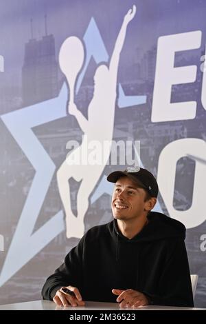 L'australiano Alex De Minaur ha illustrato durante una sessione di firma in vista del torneo europeo Open Tennis ATP, ad Anversa, lunedì 18 ottobre 2021. FOTO DI BELGA LAURIE DIEFFEMBACQ Foto Stock