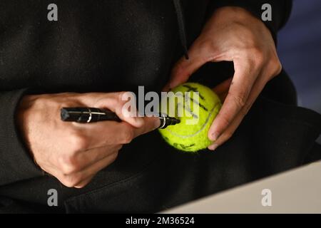 L'australiano Alex De Minaur ha illustrato durante una sessione di firma in vista del torneo europeo Open Tennis ATP, ad Anversa, lunedì 18 ottobre 2021. FOTO DI BELGA LAURIE DIEFFEMBACQ Foto Stock