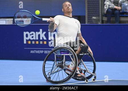 Dutch Maikel Scheffers ha ritratto in azione durante una partita di doppio maschile tra il belga Vandorpe e l'olandese Ruben Spaargaren contro l'olandese Egberink e Scheffers, una partita espositiva al torneo europeo Open Tennis ATP, ad Anversa, sabato 23 ottobre 2021. FOTO DI BELGA LAURIE DIEFFEMBACQ Foto Stock