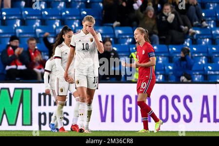 Justine Vanhevermaet in Belgio sembra sconsolato durante una partita di calcio tra la Norvegia e la nazionale belga The Red Flames, martedì 26 ottobre 2021 ad Oslo, Norvegia, la quarta partita del gruppo F della fase di qualificazione per la Coppa del mondo 2023. FOTO DI BELGA DAVID CATRY Foto Stock