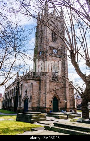 La chiesa di San Giorgio, Portobello, è un'ex chiesa parrocchiale della Chiesa d'Inghilterra, situata nella città di Sheffield, in Inghilterra. Ora fa parte dell'Università di She Foto Stock