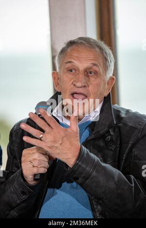 L'ex ciclista belga Freddy Maertens ha illustrato nel corso di una conferenza stampa della Federazione ciclistica belga (KBWB-RLVB) riguardante i prossimi Campionati di Ciclismo Belga nel gennaio 2022 e i Campionati di Ciclismo Belga nel giugno 2022, a Westende, martedì 09 novembre 2021. BELGA FOTO KURT DESPLENTER Foto Stock