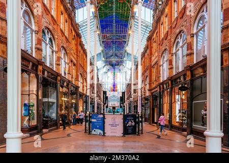 Victoria Leeds è un quartiere commerciale e di svago nel centro di Leeds, che comprende il 2016 Victoria Gate sviluppo, e il Victoria Quarter, un co Foto Stock