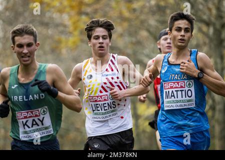 Il belga Mathis Lievens ha mostrato in azione durante la gara maschile del U20 ai Campionati europei di Cross Country Running, a Dublino, Irlanda, domenica 12 dicembre 2021. FOTO DI BELGA JASPER JACOBS Foto Stock