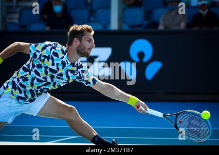 Corentin Moutet (ATP 115) raffigurato in azione durante una partita tra French Pouille e French Moutet al torneo di tennis 'Australian Open' Grand Slam, lunedì 17 gennaio 2022 a Melbourne Park, Melbourne, Australia. Moutet ha vinto il gioco 3-6 6-3 6-4 6-3. L'edizione 2022 del Grand Slam australiano si svolge dal 17th al 30th gennaio. FOTO DI BELGA PATRICK HAMILTON Foto Stock