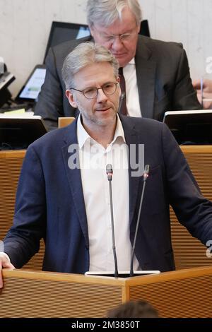 Stephane Hazee di Ecolo, nella foto di una sessione plenaria del Parlamento vallone a Namur, mercoledì 02 febbraio 2022. FOTO DI BELGA BRUNO FAHY Foto Stock