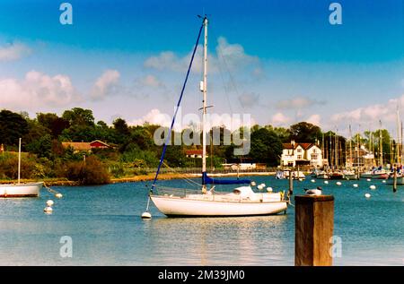 Lymington Harbour nell'Hampshire. Ripresa nel film degli anni '90. Foto Stock