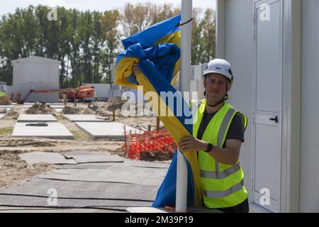 L'immagine mostra l'apertura di alloggi di emergenza per i rifugiati ucraini ad Anversa, mercoledì 27 aprile 2022. Secondo l’Agenzia delle Nazioni Unite per i rifugiati, più di 5 milioni di persone sono fuggite dall’Ucraina dall’invasione russa. FOTO DI BELGA NICOLAS MAETERLINCK Foto Stock