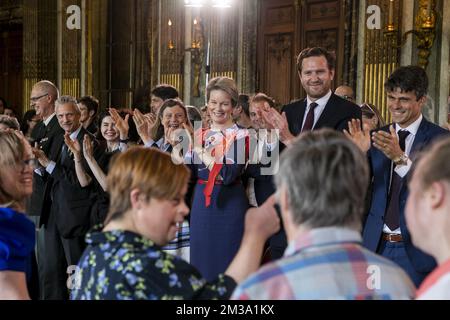 La regina Mathilde del Belgio ha raffigurato durante una cerimonia di premiazione del Queen Mathilde Award 2022 "vedo, IDEA, faccio" della Queen Mathilde Foundation a vzw Brake-out, a Bruxelles, giovedì 12 maggio 2022. Il vincitore del premio Queen Mathilde è stato selezionato da una giuria giovanile di diversi progetti della Fondazione Queen Mathilde BELGA PHOTO HATIM KAGHAT Foto Stock