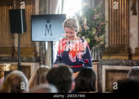 La regina Mathilde del Belgio ha raffigurato durante una cerimonia di premiazione del Queen Mathilde Award 2022 "vedo, IDEA, faccio" della Queen Mathilde Foundation a vzw Brake-out, a Bruxelles, giovedì 12 maggio 2022. Il vincitore del premio Queen Mathilde è stato selezionato da una giuria giovanile di diversi progetti della Fondazione Queen Mathilde BELGA PHOTO HATIM KAGHAT Foto Stock