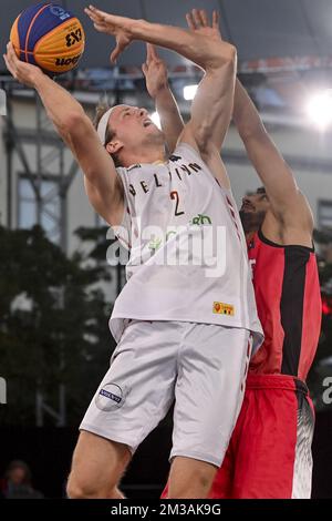 Thibaut Vervoort in Belgio e Moaz Ayman Mostafa Mohamed in Egitto sono stati raffigurati durante una partita di basket 3x3 tra Belgio ed Egitto, la seconda partita (su quattro) del palcoscenico dei Qualifieri maschili alla Coppa del mondo FIBA 2022, martedì 21 giugno 2022, ad Anversa. La FIBA 3x3 Basket World Cup 2022 si svolge dal 21 al 26 giugno ad Anversa. BELGA FOTO DIRK WAEM Foto Stock