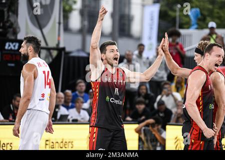 Maxime Depuydt, in Belgio, festeggia dopo aver vinto una partita di basket 3x3 tra Belgio e Polonia, nella finalissima maschile alla Coppa del mondo FIBA 2022, sabato 25 giugno 2022, ad Anversa. La FIBA 3x3 Basket World Cup 2022 si svolge dal 21 al 26 giugno ad Anversa. BELGA FOTO TOM GOYVAERTS Foto Stock