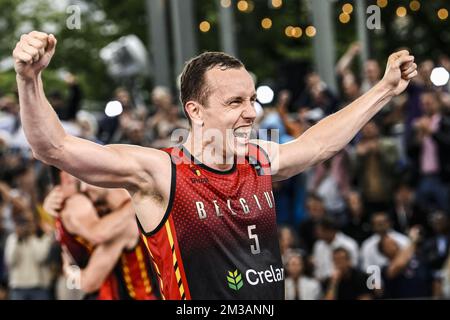 Il belga Nick Celis festeggia dopo aver vinto una partita di basket 3x3 tra Belgio e Polonia, nella finale maschile della Coppa del mondo FIBA 2022, sabato 25 giugno 2022, ad Anversa. La FIBA 3x3 Basket World Cup 2022 si svolge dal 21 al 26 giugno ad Anversa. BELGA FOTO TOM GOYVAERTS Foto Stock